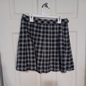 H&M Black and White Checkered Skater Skirt